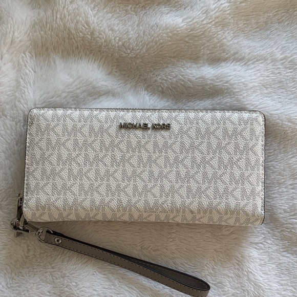 Michael Kors White and Silver Wristlet - Picture 2 of 4